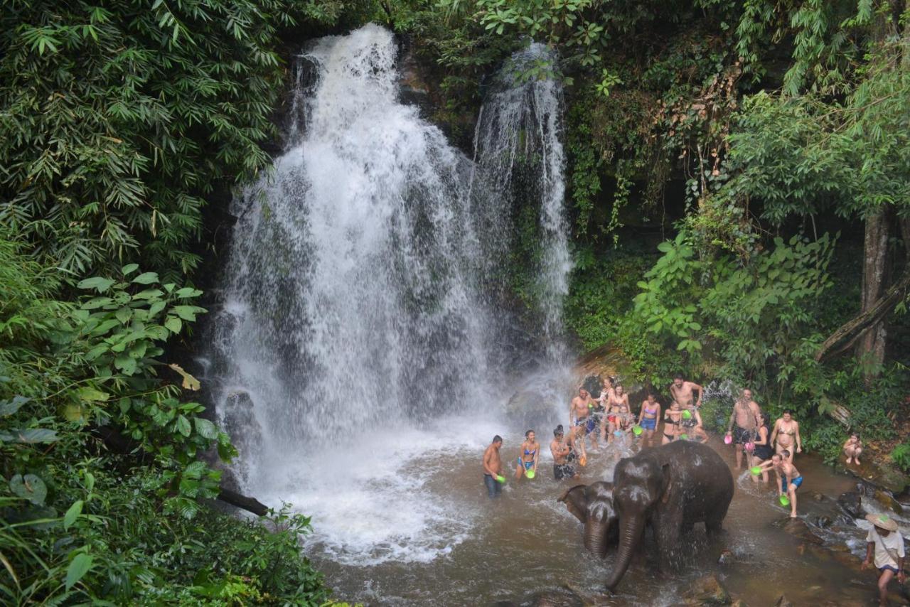 Ostello Stamps Backpackers Chiang Mai Esterno foto